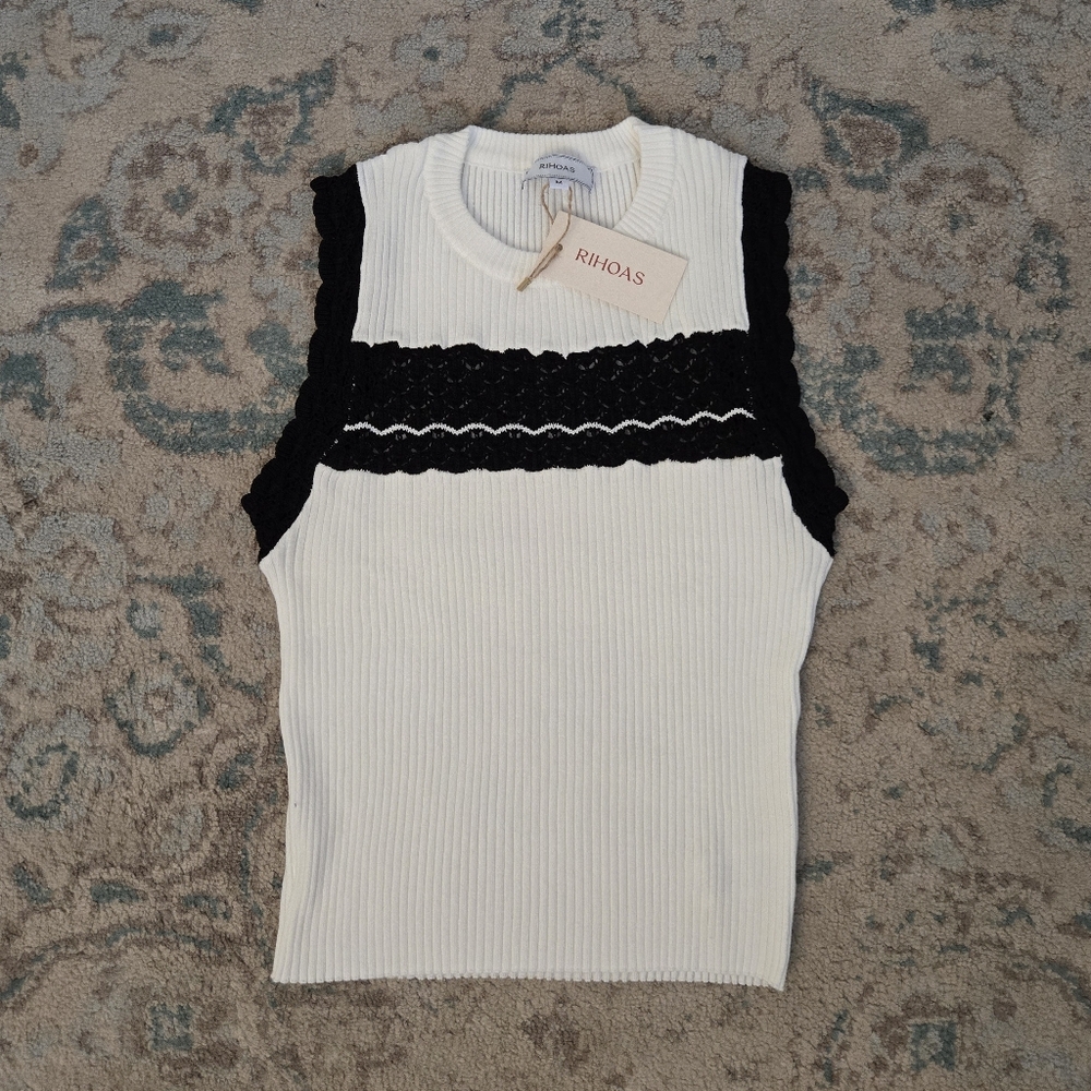 *BRAND NEW* White Textured Tank Top With Black Lace